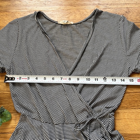 Rolla Coster Striped Faux Wrap Dress Size Medium - Picture 5 of 9